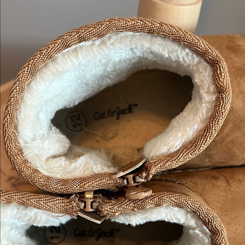 Cat & Jack Girls Arlo Cozy Tan Congac Ankle Boots Size 12 - Picture 6 of 7